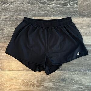 Alo Stride Shorts in Black